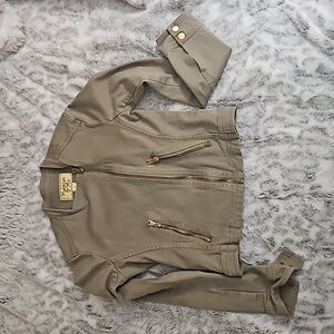 Zip up crop top jacket with zip-up pockets